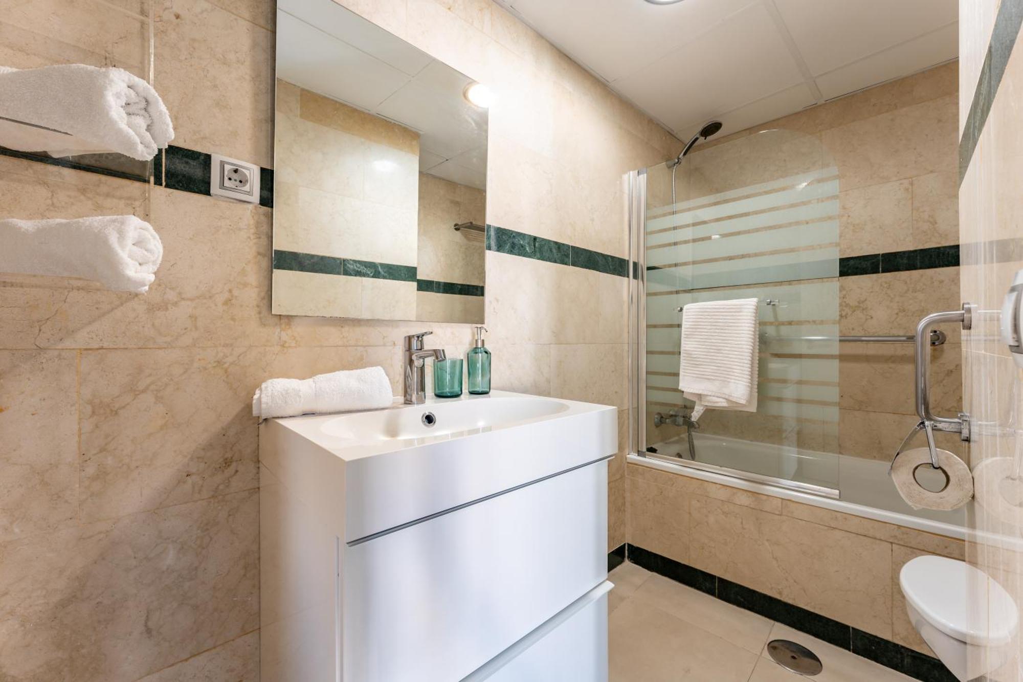 Unique Charming Apartment In The Heart Of Малага Екстериор снимка